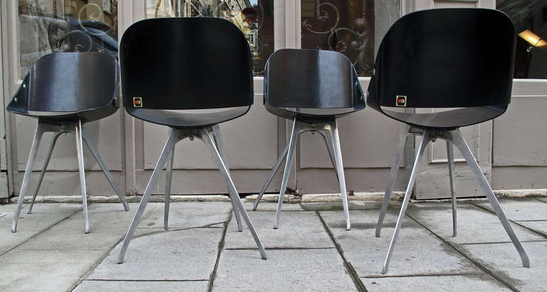 Mid-20th Century Roger Tallon A Rare Set Of 4 Wimpy Chairs For Sentou