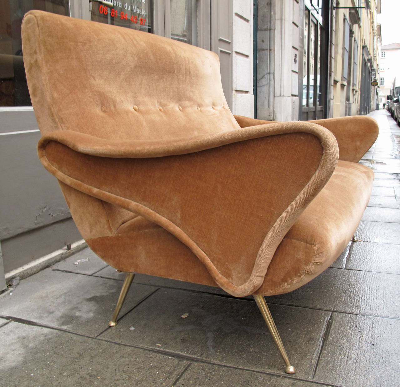Italian Sofa In Fair Condition In Grenoble, FR