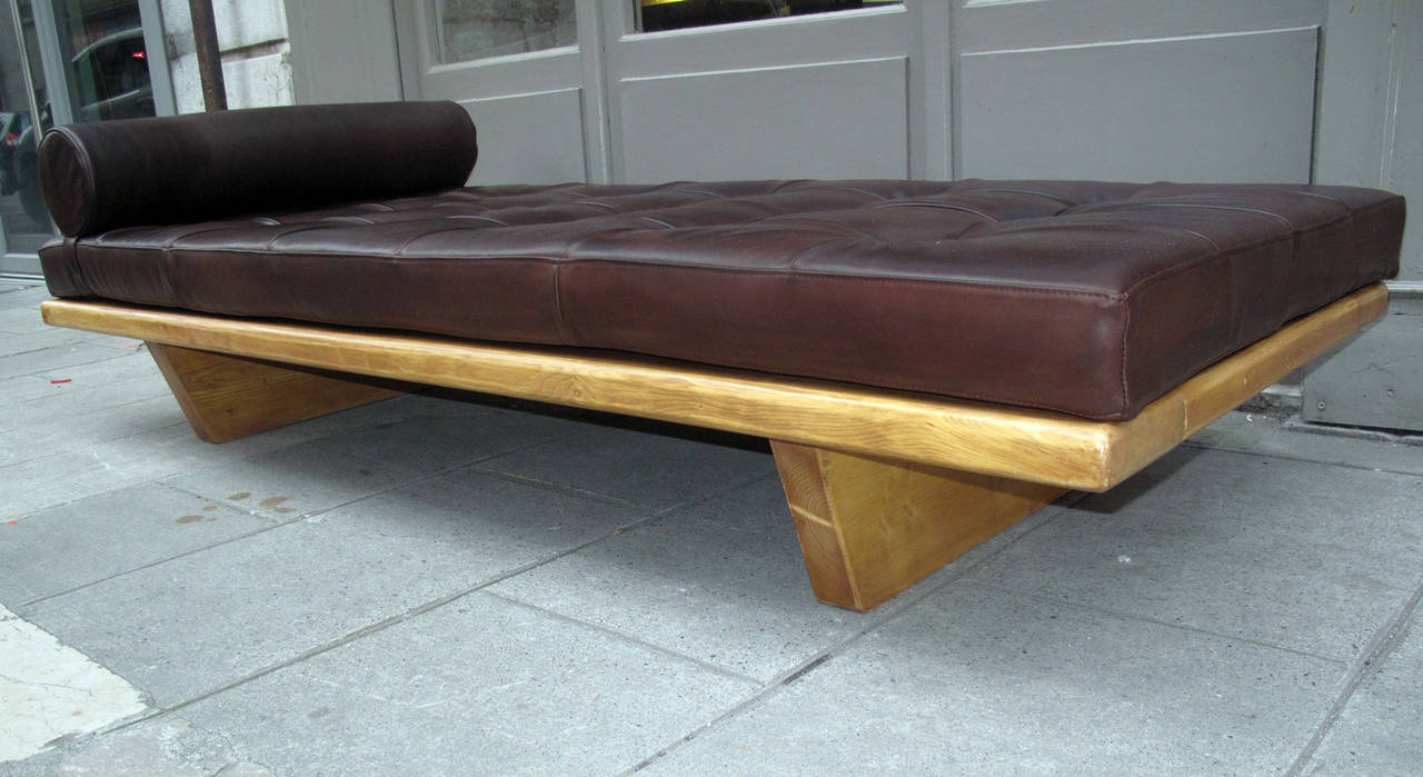 Charlotte Perriand Daybed from Meribel Les Allues In Good Condition In Grenoble, FR
