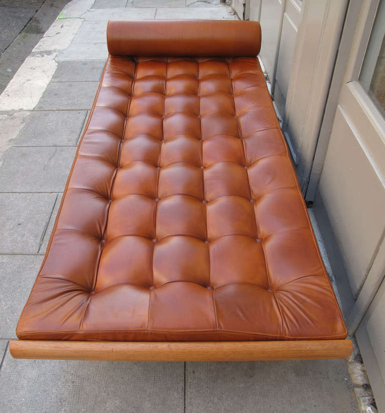 Dick CORDEMEIJER
cleopatra leather daybed 1953 for Auping