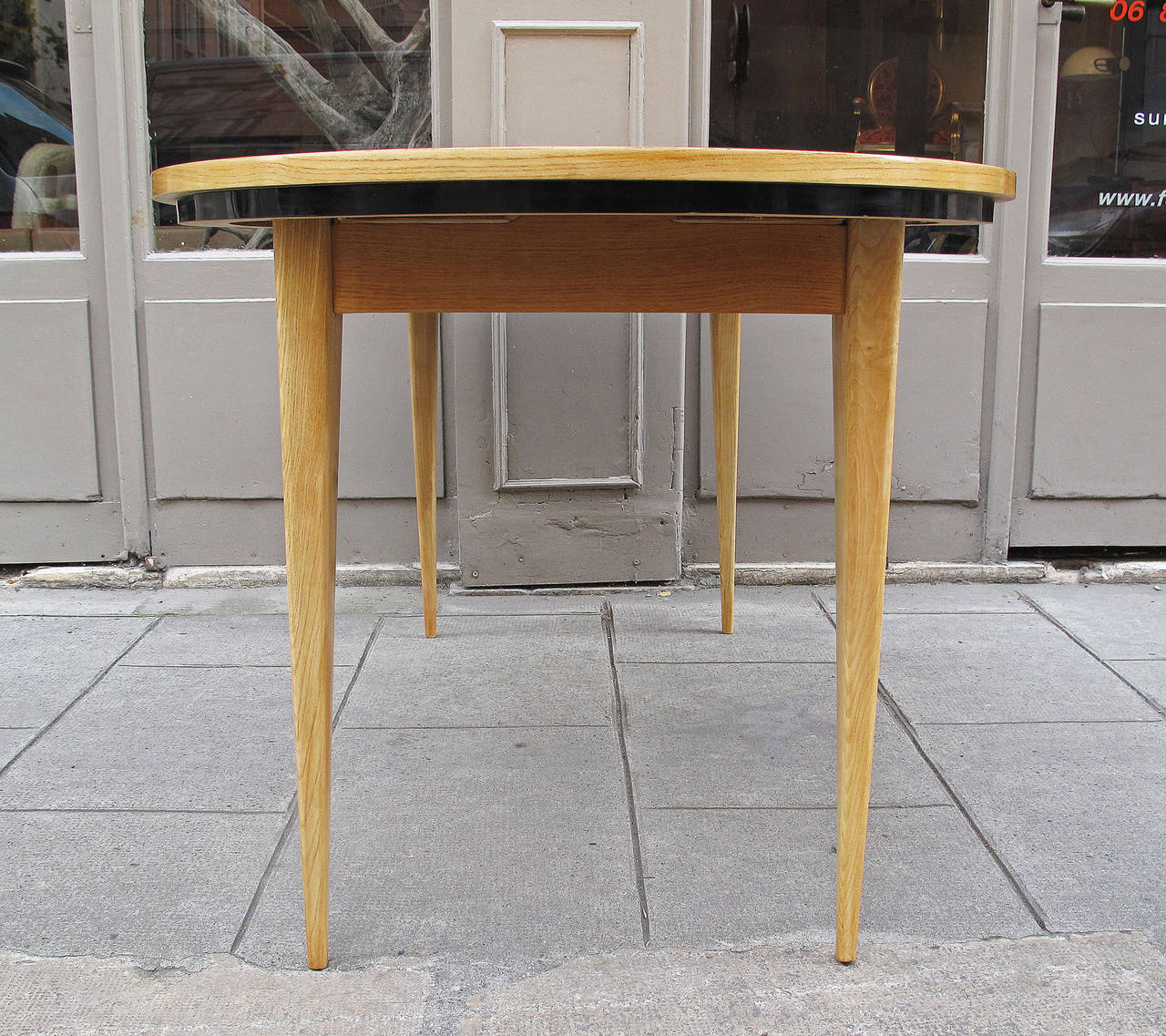 Charles Ramos Extendable Dining Table In Excellent Condition For Sale In Grenoble, FR