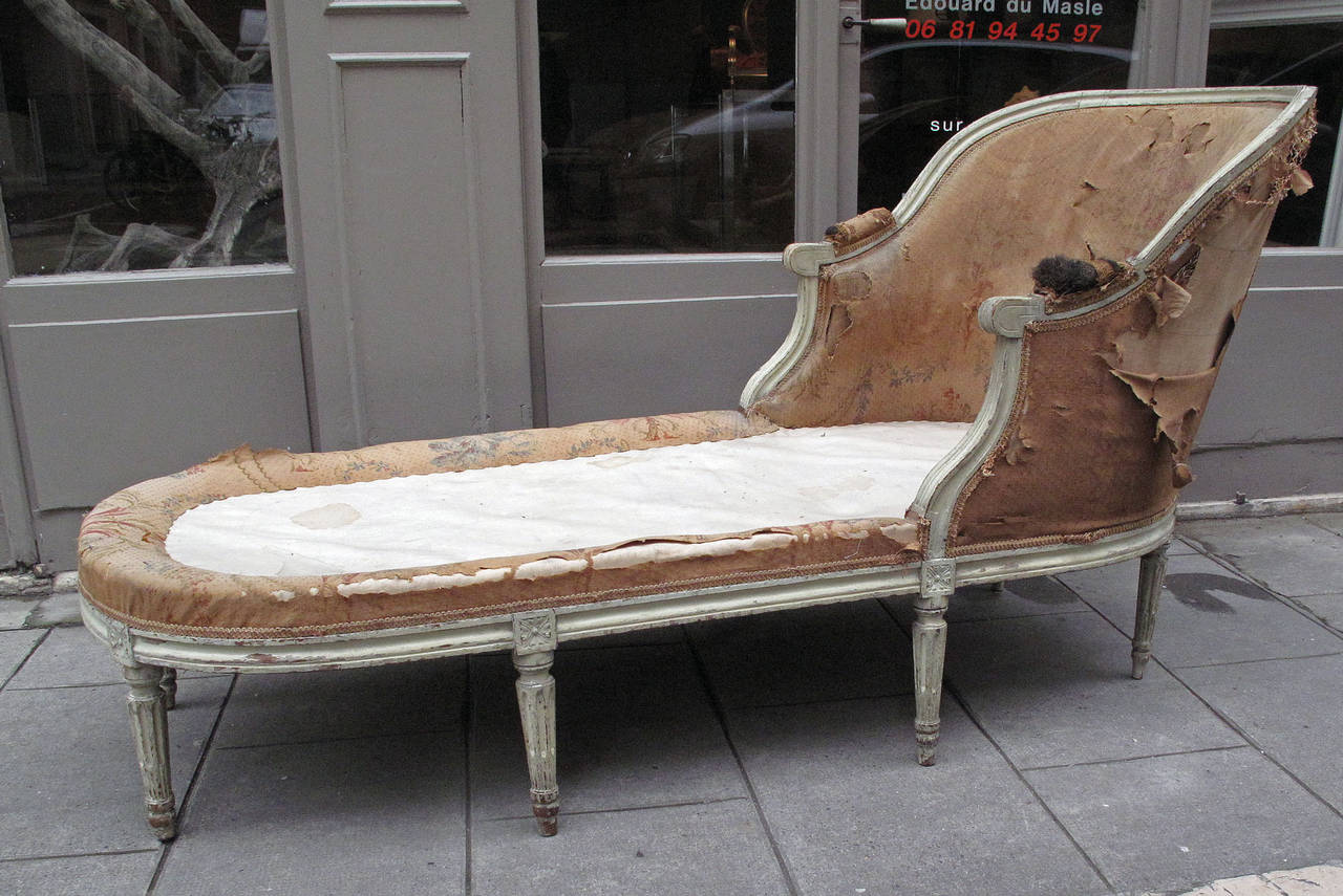 French Louis XVI  Duchesse In Distressed Condition In Grenoble, FR