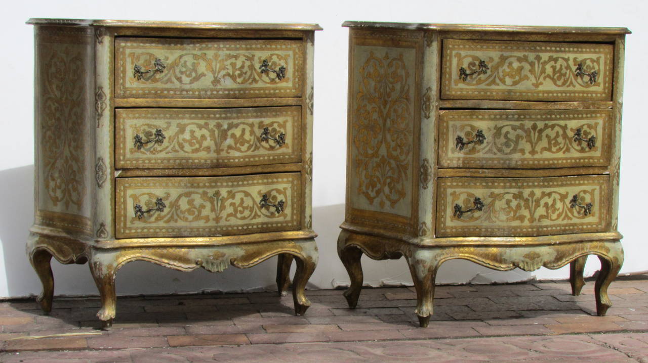 Pair of Venetian Style Three-Drawer Commodes In Good Condition In Rochester, NY