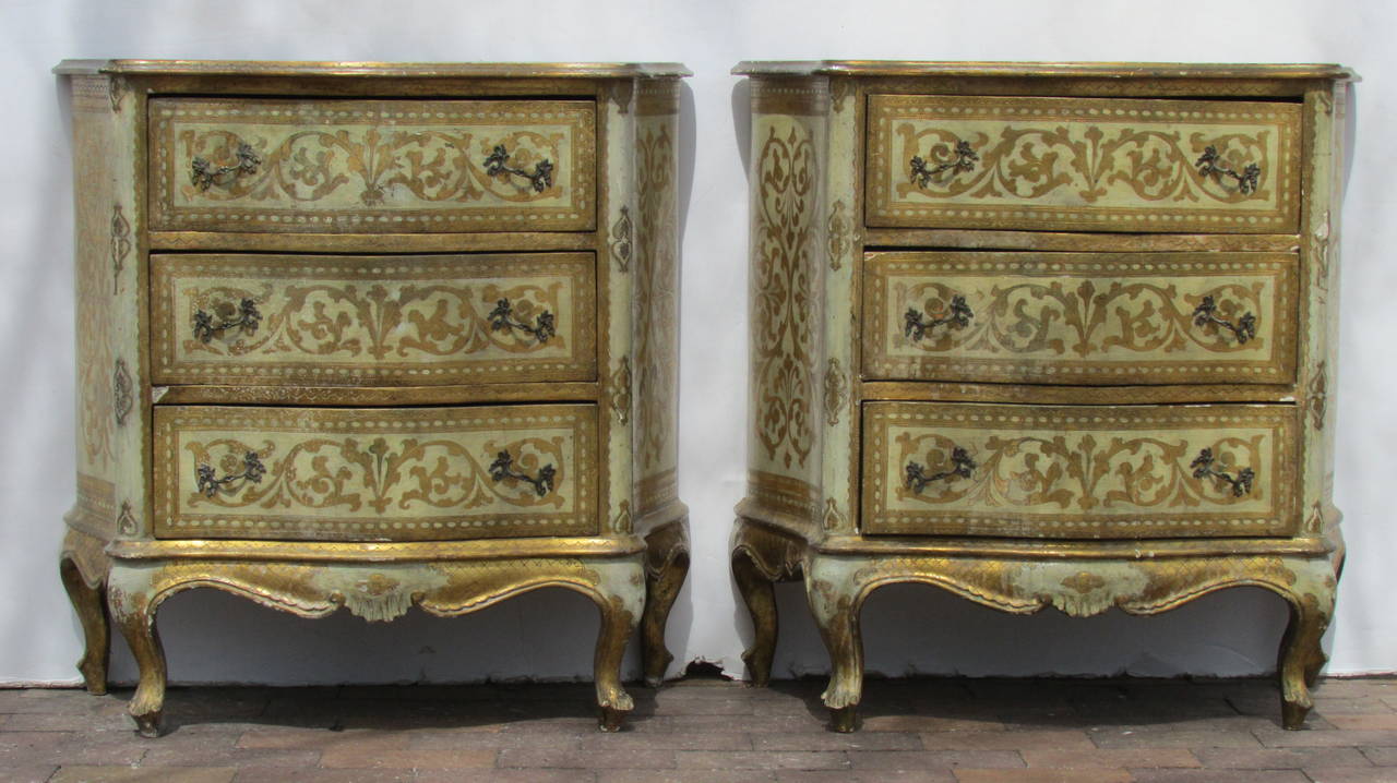 Pair of Venetian Style Three-Drawer Commodes 1