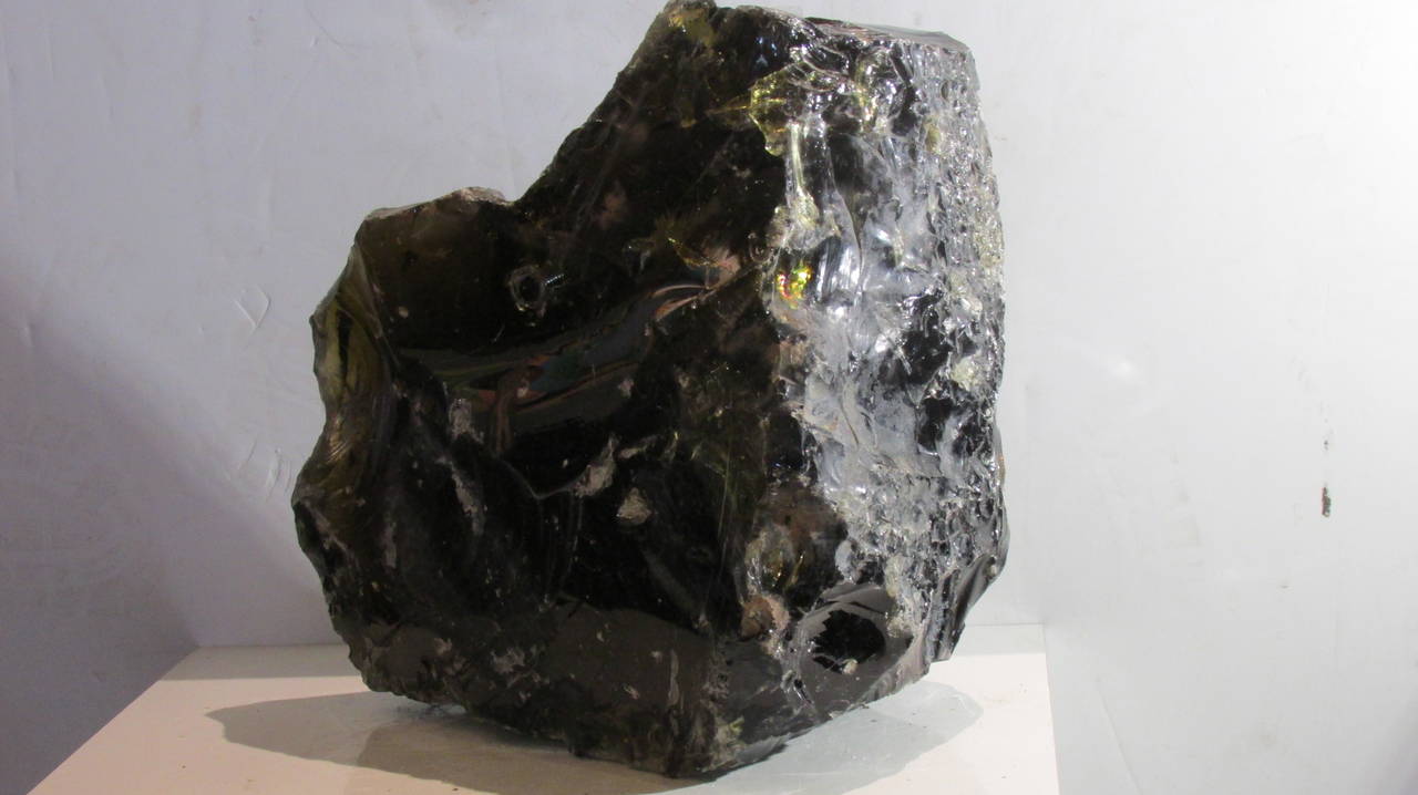 amber black color