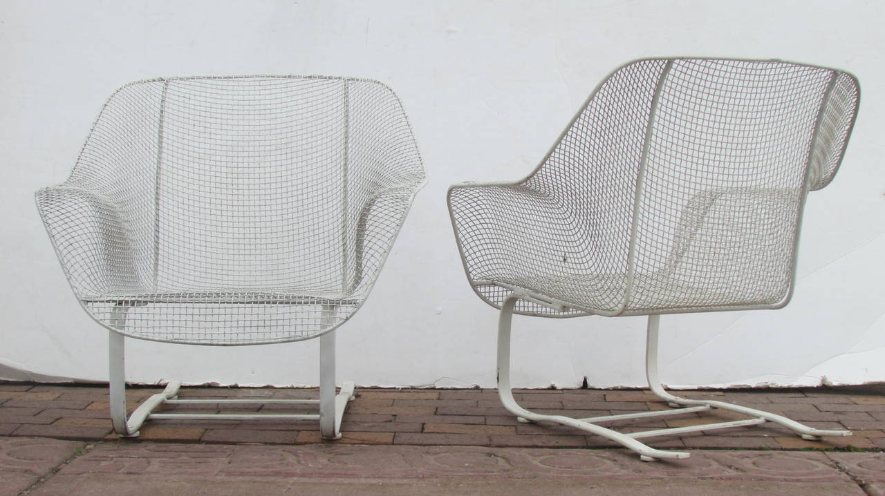 Pair of Russell Woodard Sculptura Cantilever Spring Armchairs In Excellent Condition In Rochester, NY