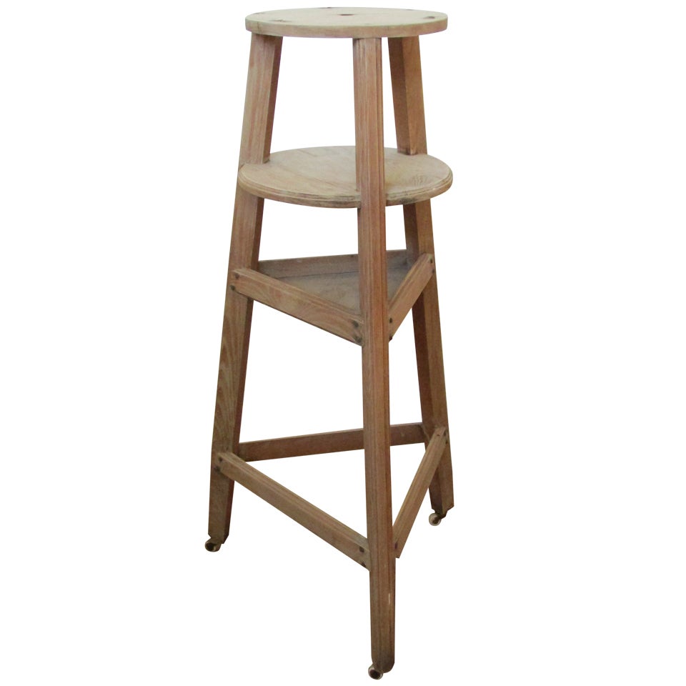 Antique Sculptor
s Stand