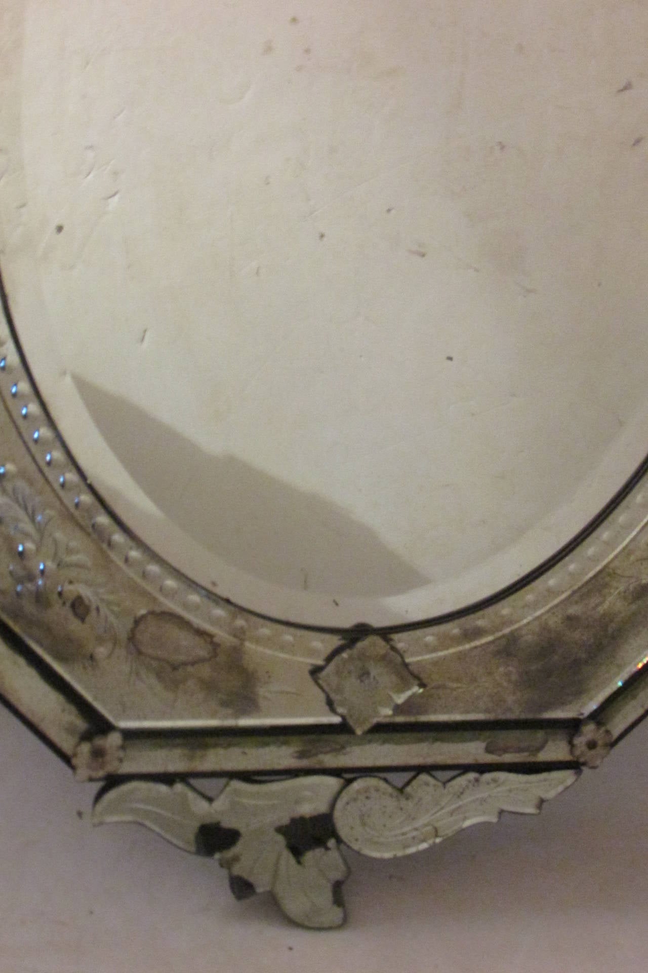 Octagonal Etched Venetian Mirror In Excellent Condition In Rochester, NY