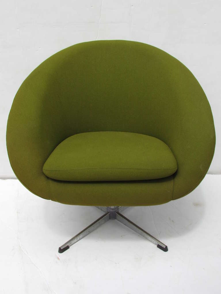 pod swivel chair