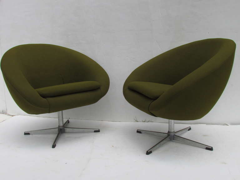 Mid-20th Century Overman Swivel Pod Chairs - Esa Mobelvaerk, Denmark