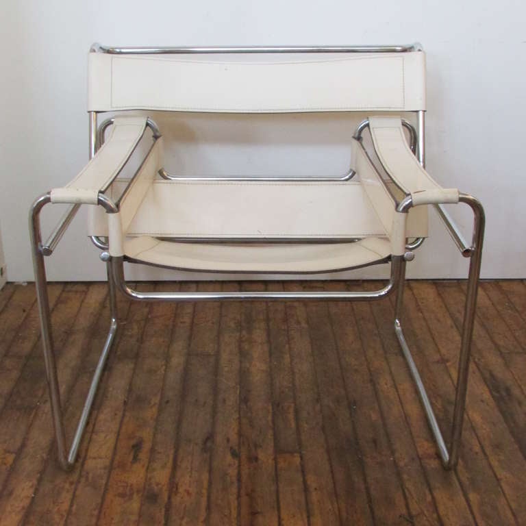 Wassily Chair by Marcel Breuer in tubular chrome and white leather. Circa 1970 - 1980