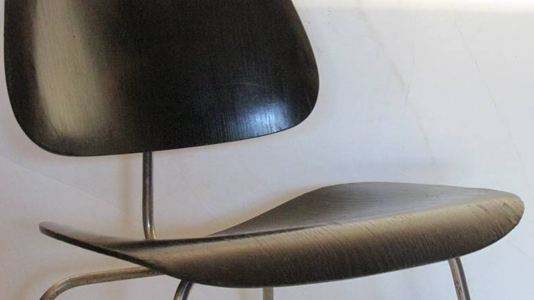 Eames Black Aniline LCM In Good Condition In Rochester, NY