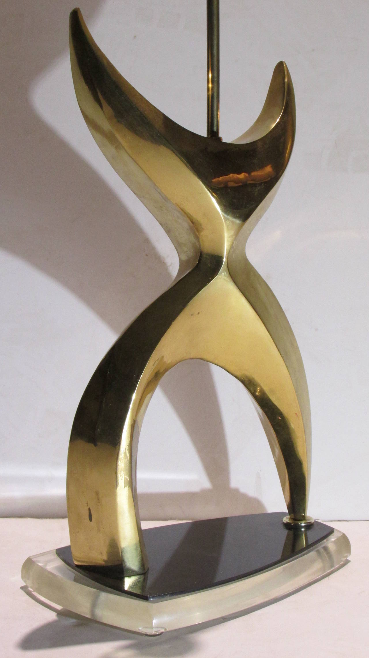 X-Sculpture Form Brass and Lucite Lamp in the Style of Jean Arp In Excellent Condition In Rochester, NY