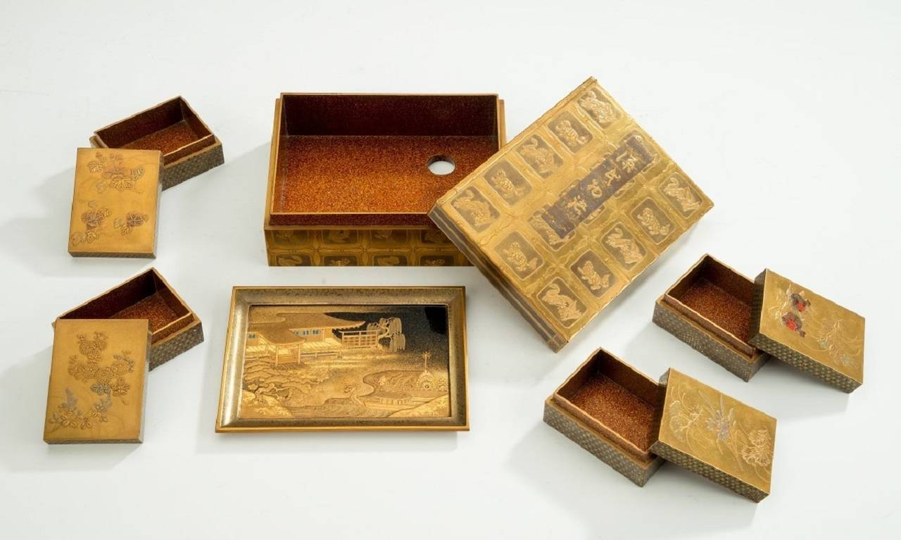 Antique Japanese box For Sale at 1stdibs