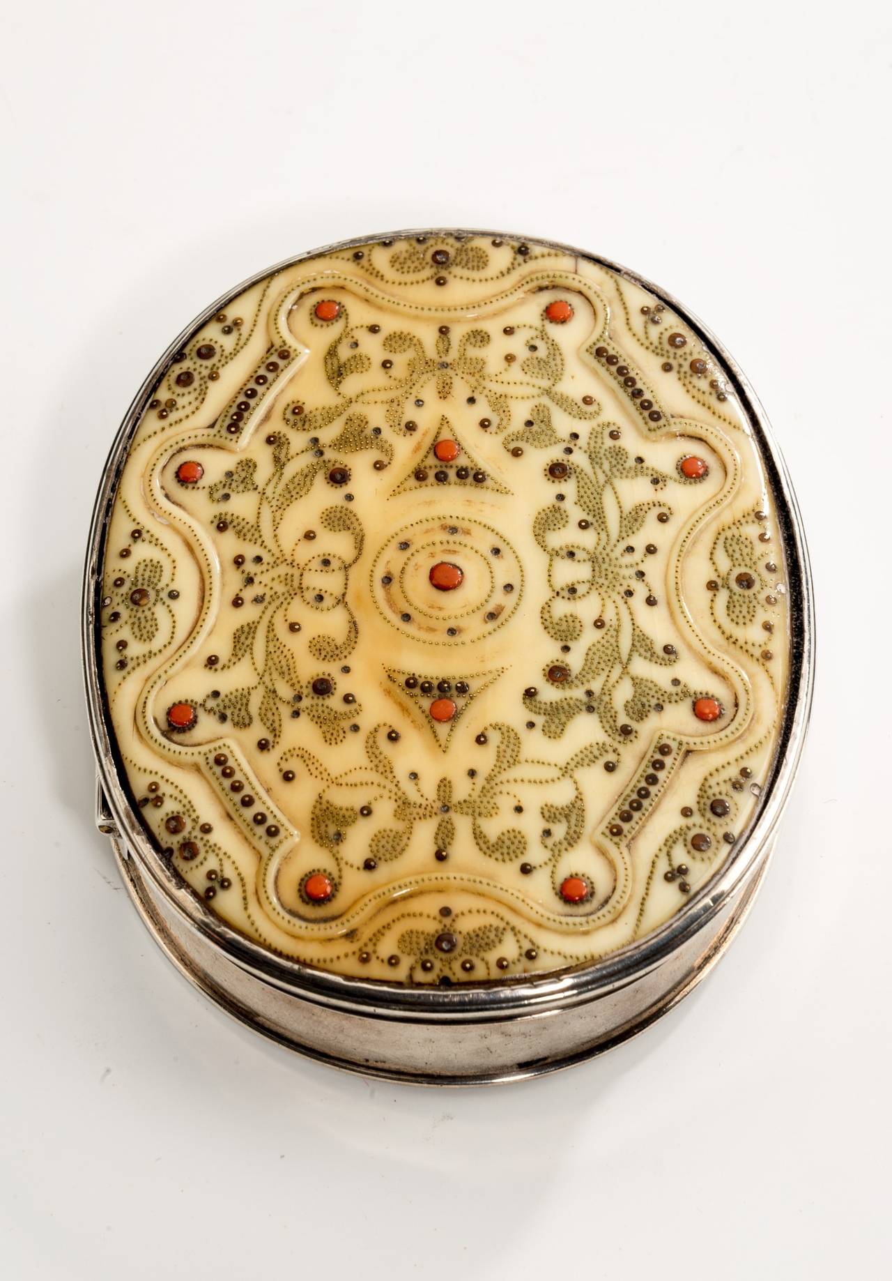 17th Century Snuff Box In Excellent Condition For Sale In Edenbridge, Kent