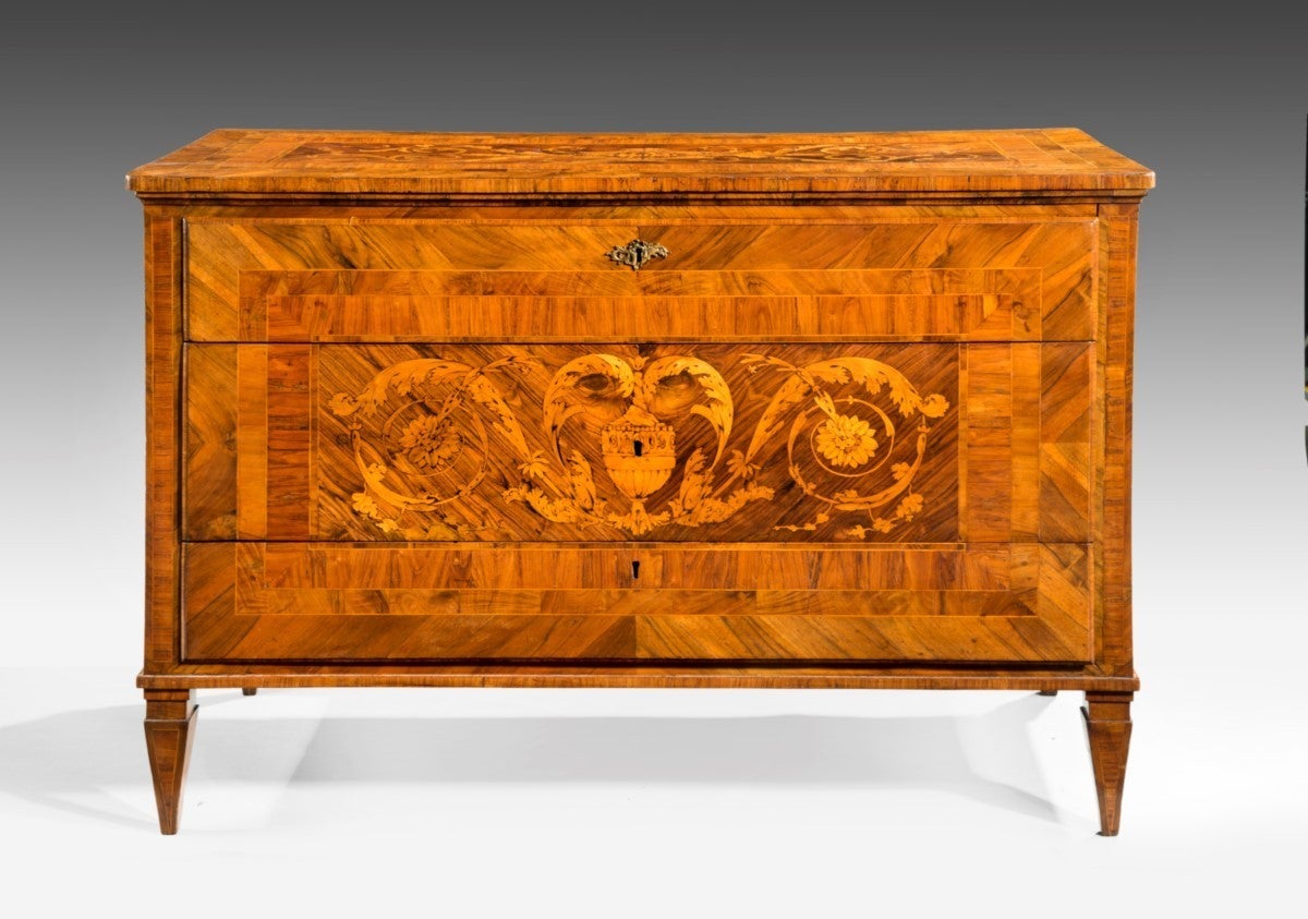 Antique Italian commode chest In Good Condition In Edenbridge, Kent