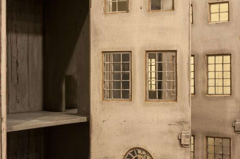 Very Large Georgian Style Doll House In Excellent Condition In Salisbury, GB