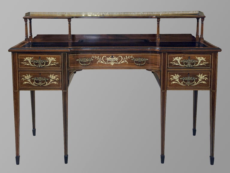 Victorian Rosewood Writing Desk with Floral Inlay In Good Condition For Sale In Salisbury, GB