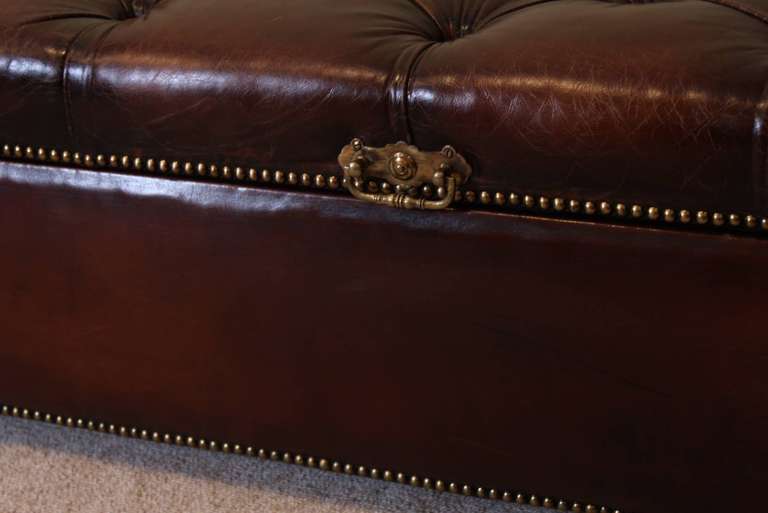 Victorian Leather Ottoman In Good Condition In Salisbury, GB