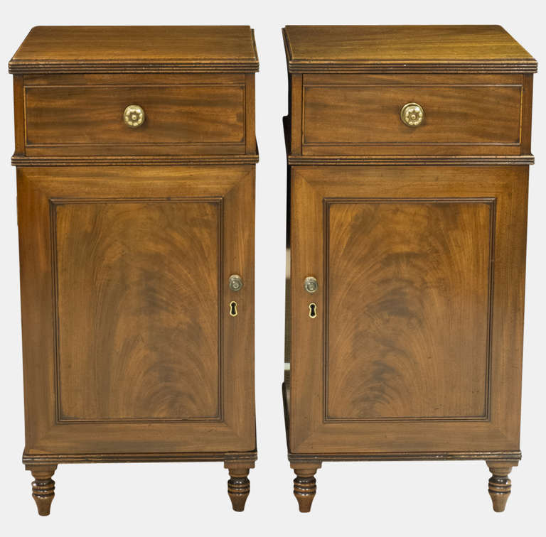A pair of early 19th Century Cuban mahogany bedside chests in the manner of Gillows

Circa 1835