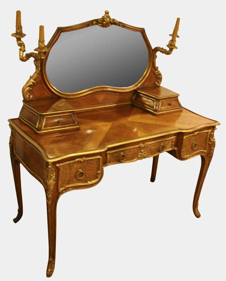 French Louis XV Style Dressing Table In Good Condition In Salisbury, GB