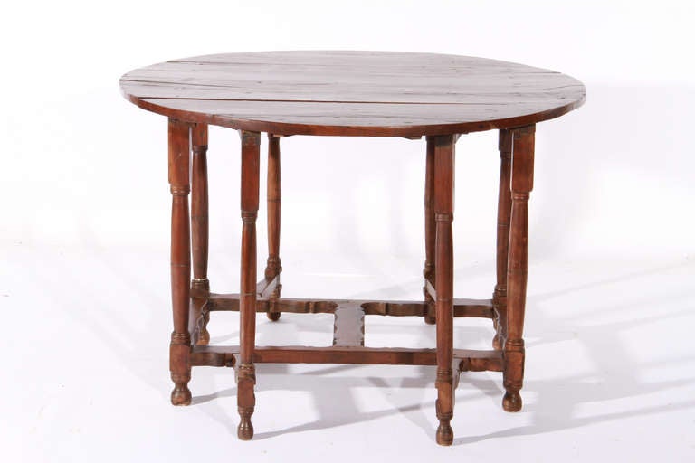 17th century Louis XIII fruitwood gateleg table