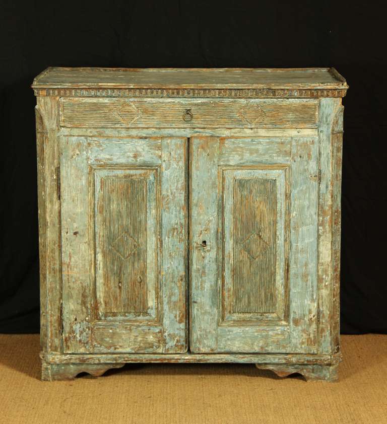 Wonderful Gustavian Buffet Dry-Scraped to Early Paint c.1790