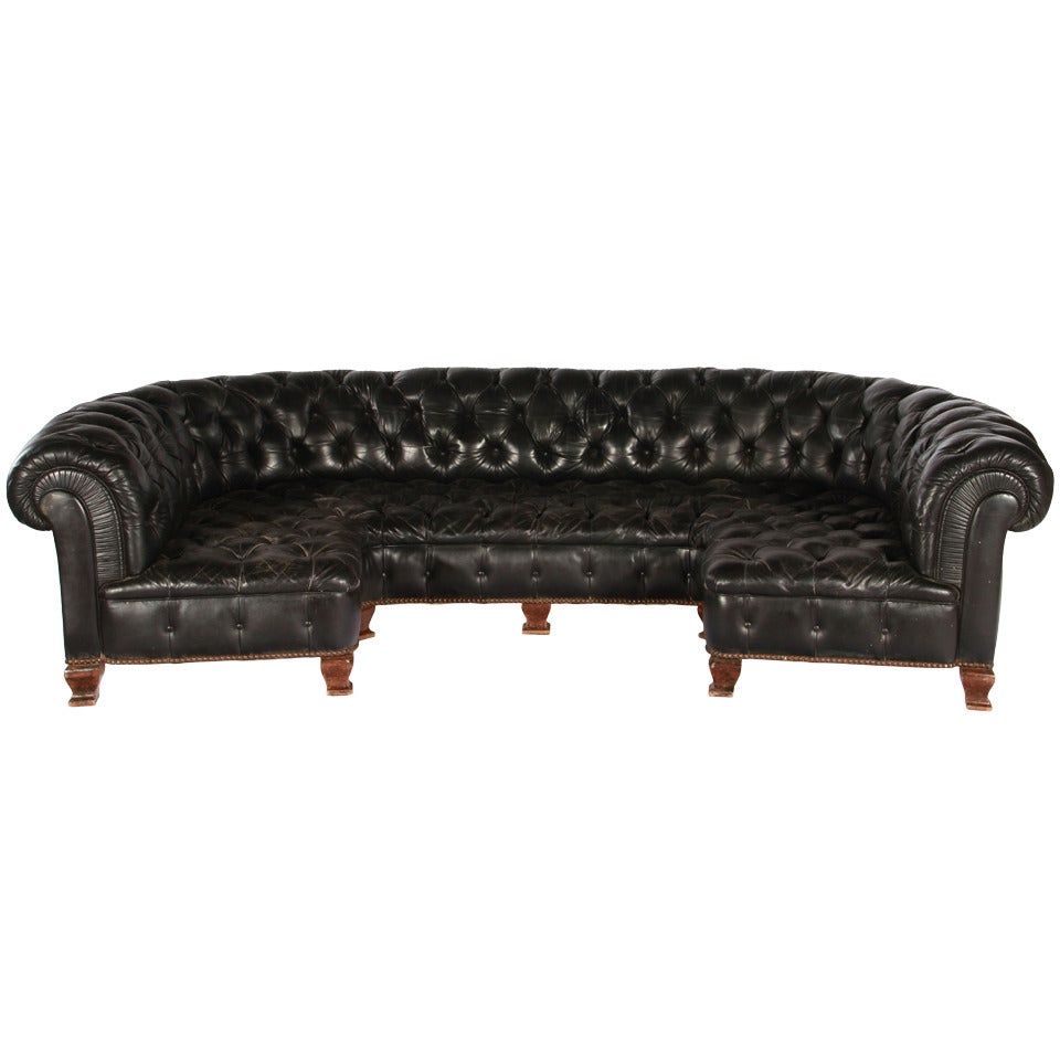U-form Black Leather Sofa