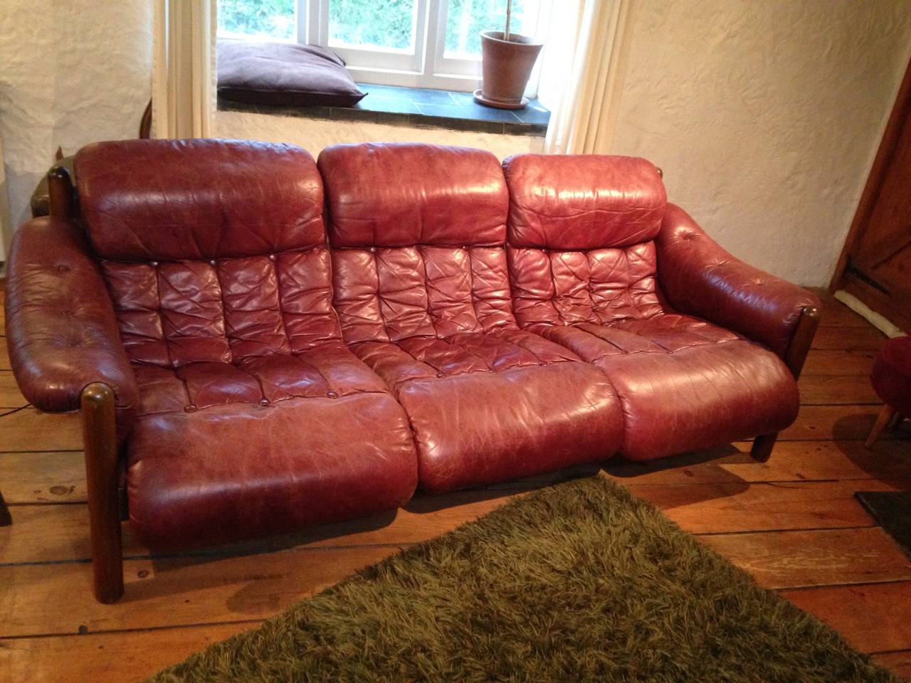 Vintage Danish Rosewood Sofa in Oxblood Leather, circa 1960s In Good Condition For Sale In London, GB