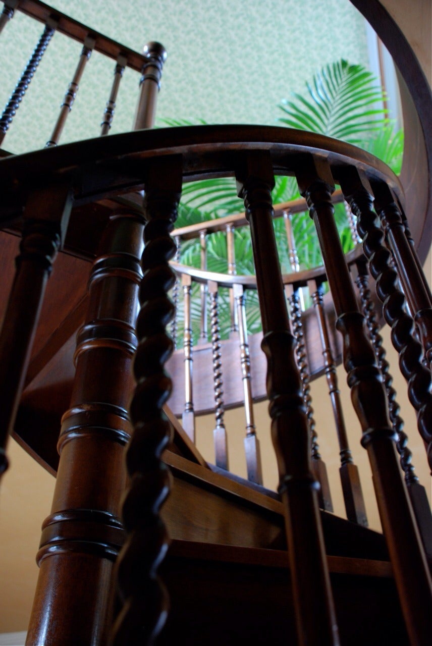 Antique Mahogany Spiral Staircase, circa 1930's In Excellent Condition For Sale In London, GB