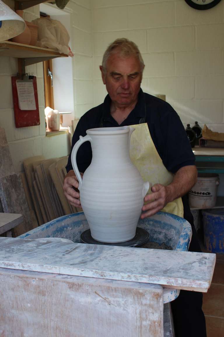 Stunning Contemporary Vase by the British Potter Russell Collins For Sale 1