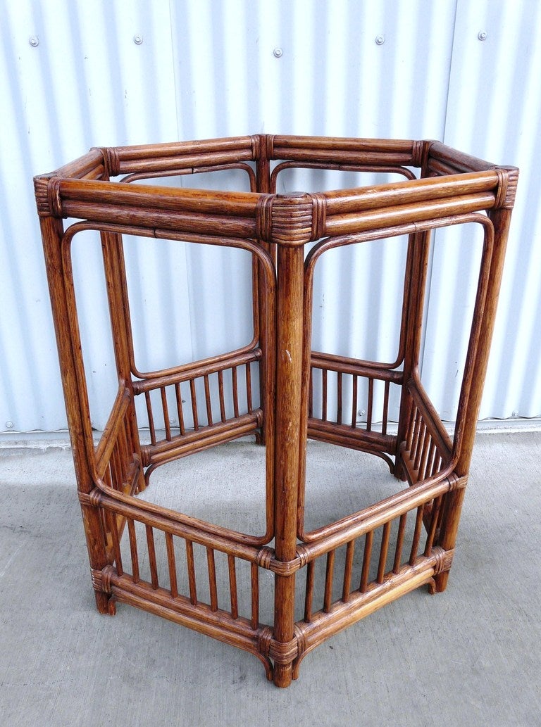 Vintage Rattan Octagonal Table Chinoiserie Brighton Pavilion In Good Condition In South Coast, CA