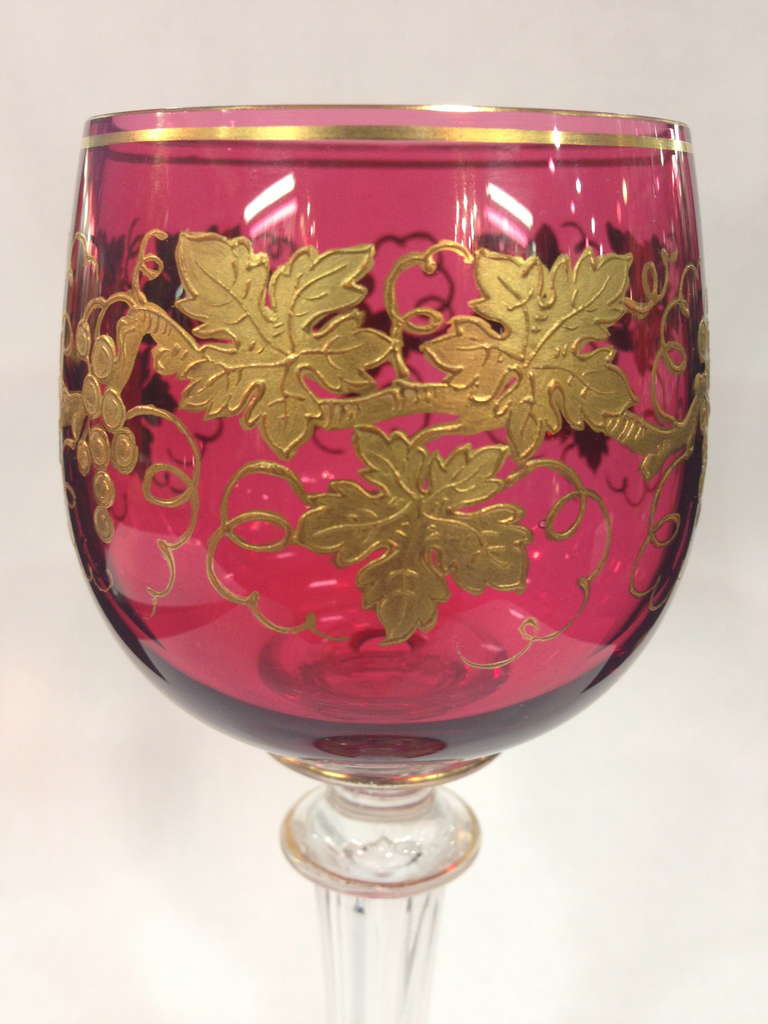 French Cranberry and Clear Wine Glasses with Gilt Grape Highlights, circa 1900 In Excellent Condition For Sale In Redding, CA