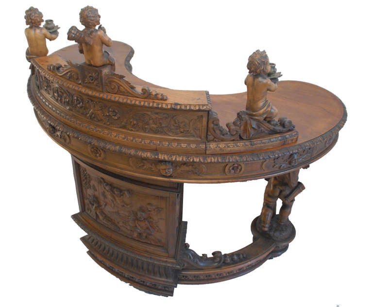 Important Renaissance Revival Walnut Desk by Valentino Besarel, 19th Century 3