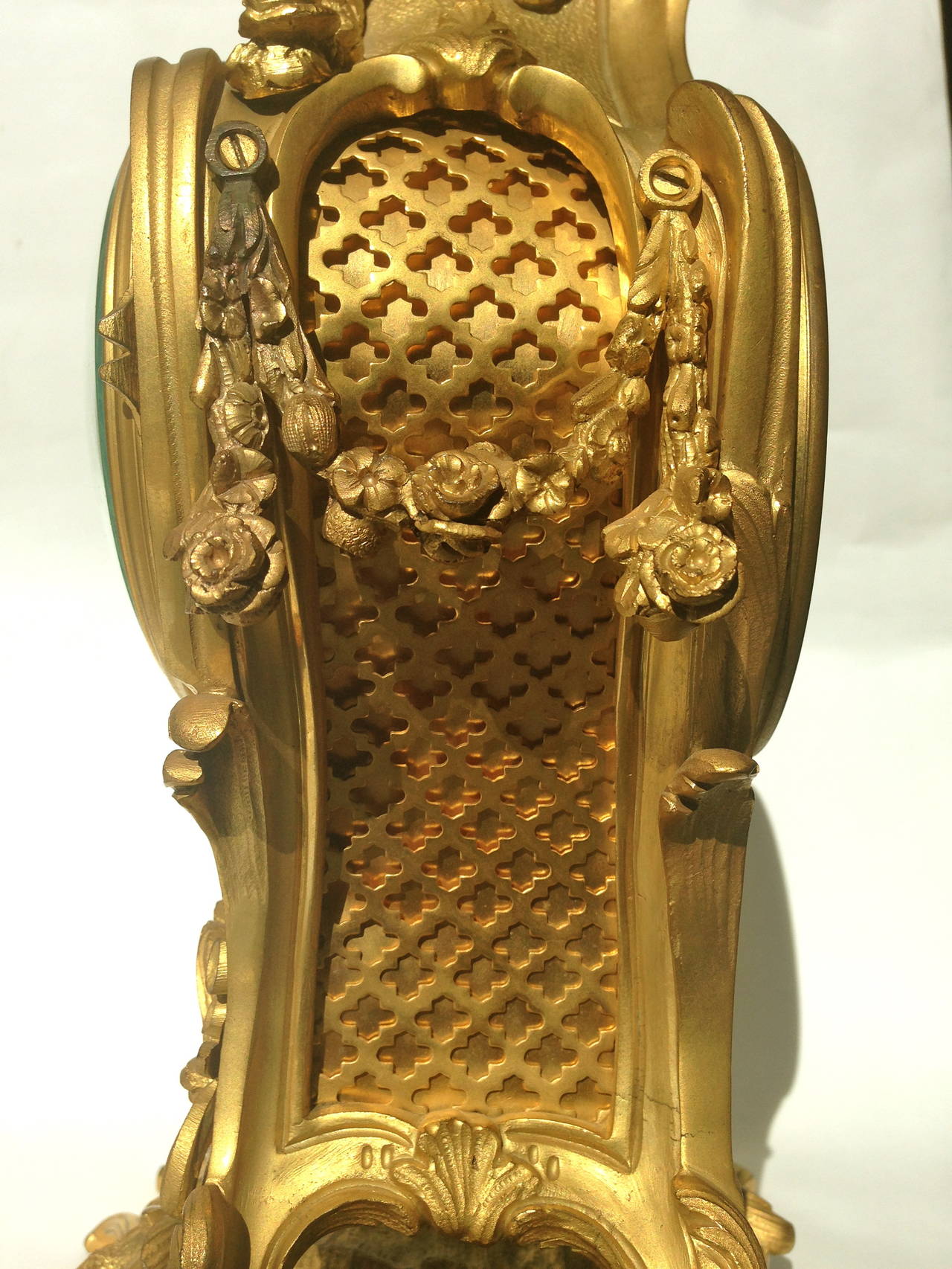 French 19th Century Gilt Bronze Mantel Clock Musical Putti Surmounted For Sale 4