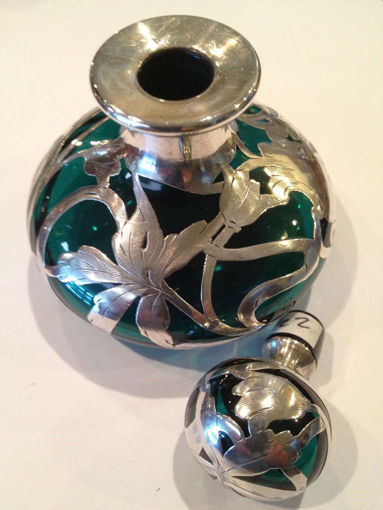 American Art Nouveau Silver Overlay on Green Glass Perfume c.1900 In Excellent Condition In Redding, CA