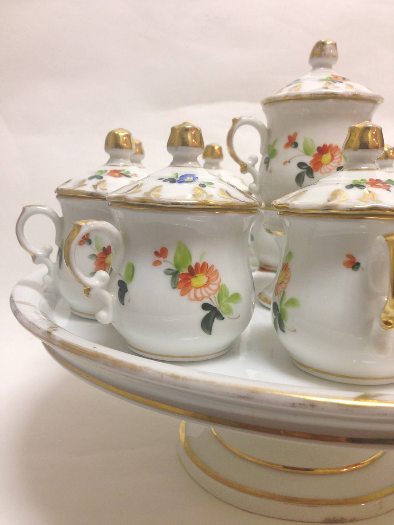 Fabulous Old Paris Pot de Crème Service on Stand Paris, circa 1860 In Excellent Condition In Redding, CA
