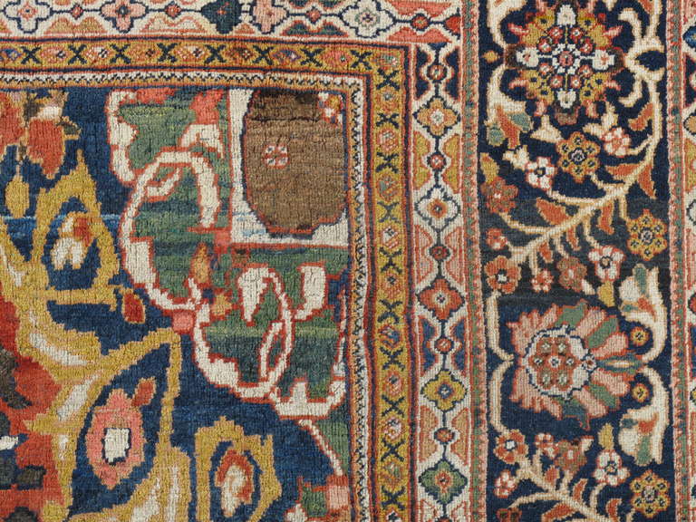 Antique Persian Sultanabad Carpet In Good Condition For Sale In Port Washington, NY