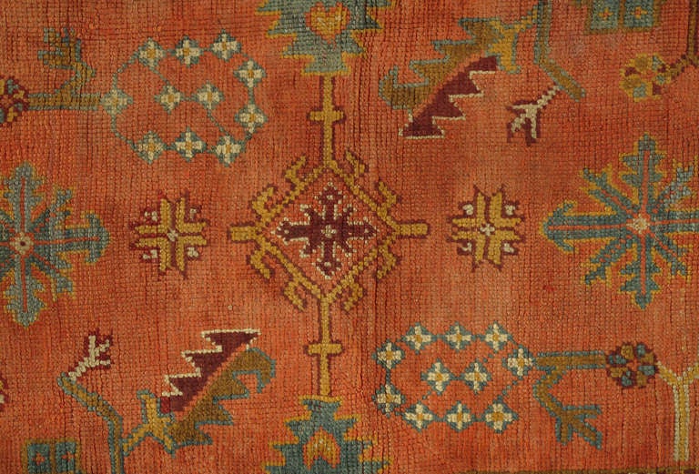 West Anatolia is one of the largest weaving regions in Turkey. Since the 15th Century, Turkish rugs have always been on top of the list for having Fine oriental rugs. Oushak rugs such as this, are desirable in today’s highly decorative market. A