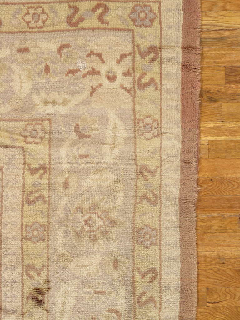 Antiker antiker Angora Oushak, handgefertigter türkischer Orientteppich, um 1890, weich (Handgeknüpft) im Angebot