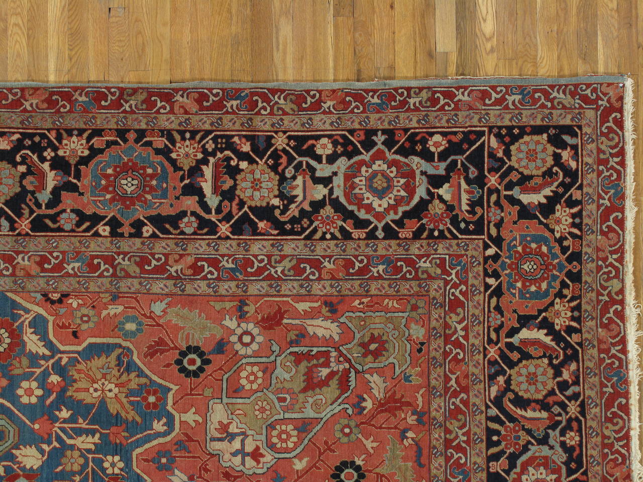 Antique Persian Serapi Carpet, Handmade Wool Oriental Rug, Ivory and Light Blue In Good Condition In Port Washington, NY