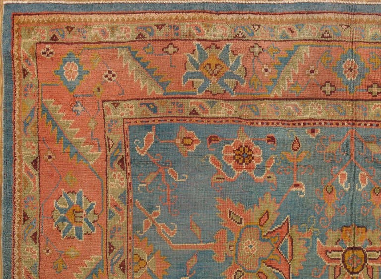 L'Anatolia occidentale è una delle più grandi regioni di tessitura della Turchia. Fin dal XV secolo, i tappeti turchi sono sempre stati in cima alla lista dei tappeti orientali di pregio.
Tappeti Oushak come questo sono molto ambiti nel mercato