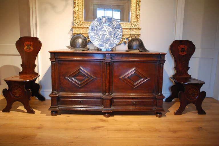  17th Century Virginia walnut blanket Chest. In Good Condition For Sale In Salisbury Wiltshire, GB