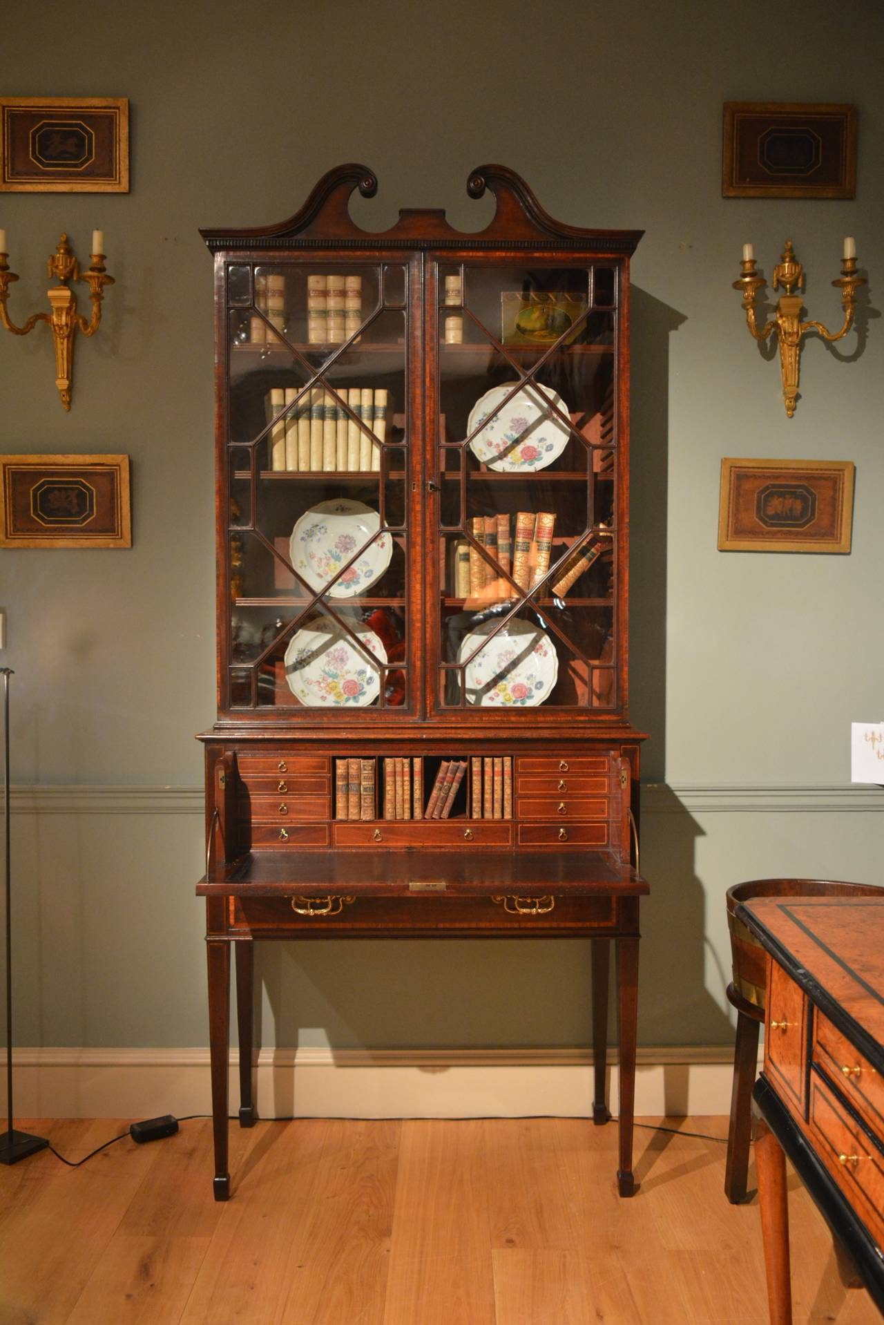 Neoclassical A late 18th Century secretaire cabinet