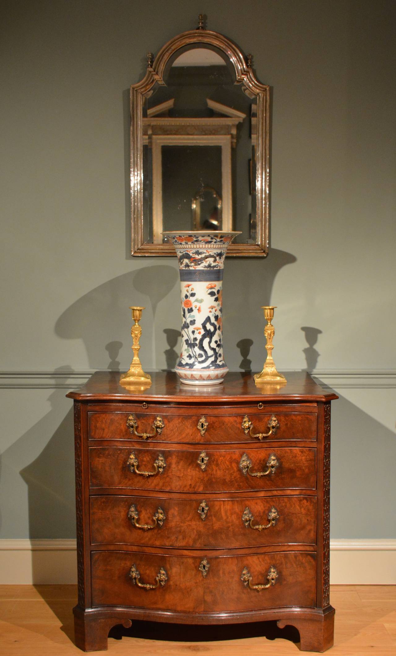 George III 18th Century Small Serpentine Chests of Drawers For Sale