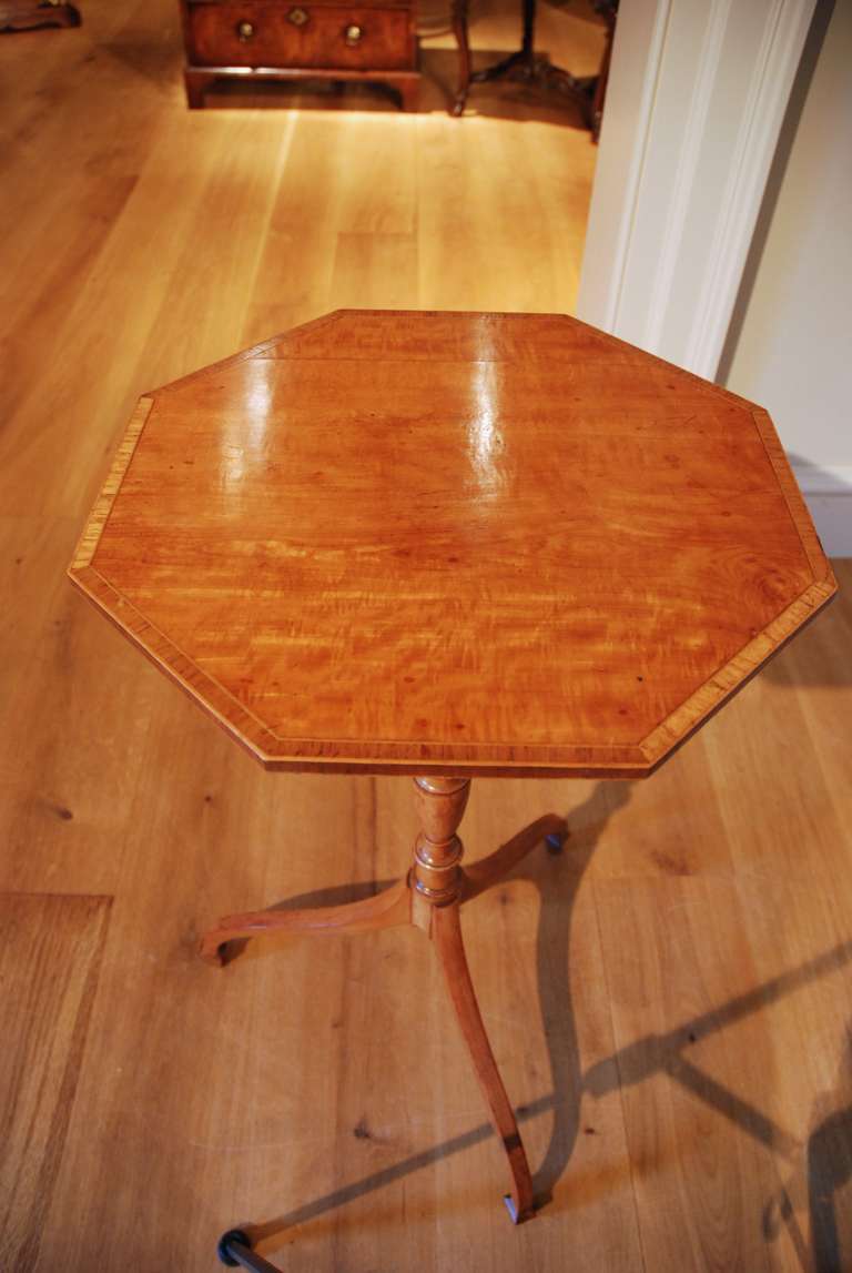 Sheraton An 18th Century Elegant Satinwood Tripod Table For Sale