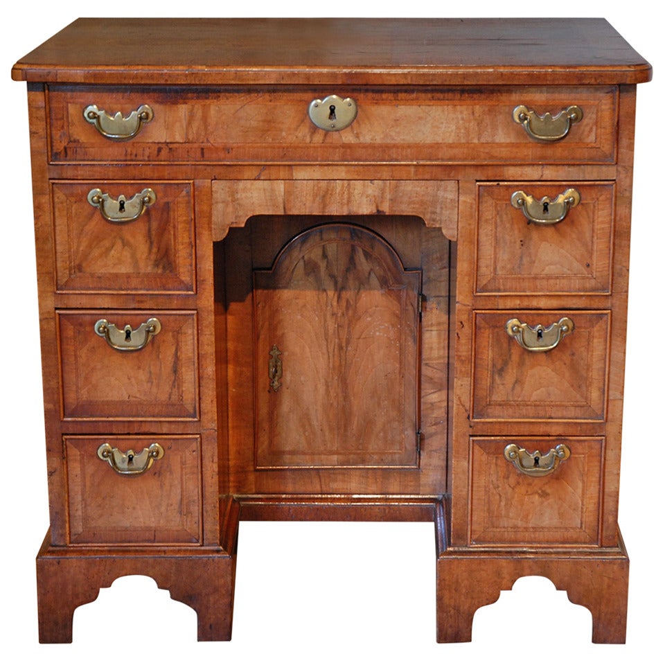 18th Century Walnut Kneehole Desk/ Dressing Table circa 1730