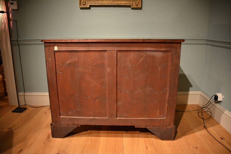 British  18th Century Chest of Drawers of fine quality For Sale