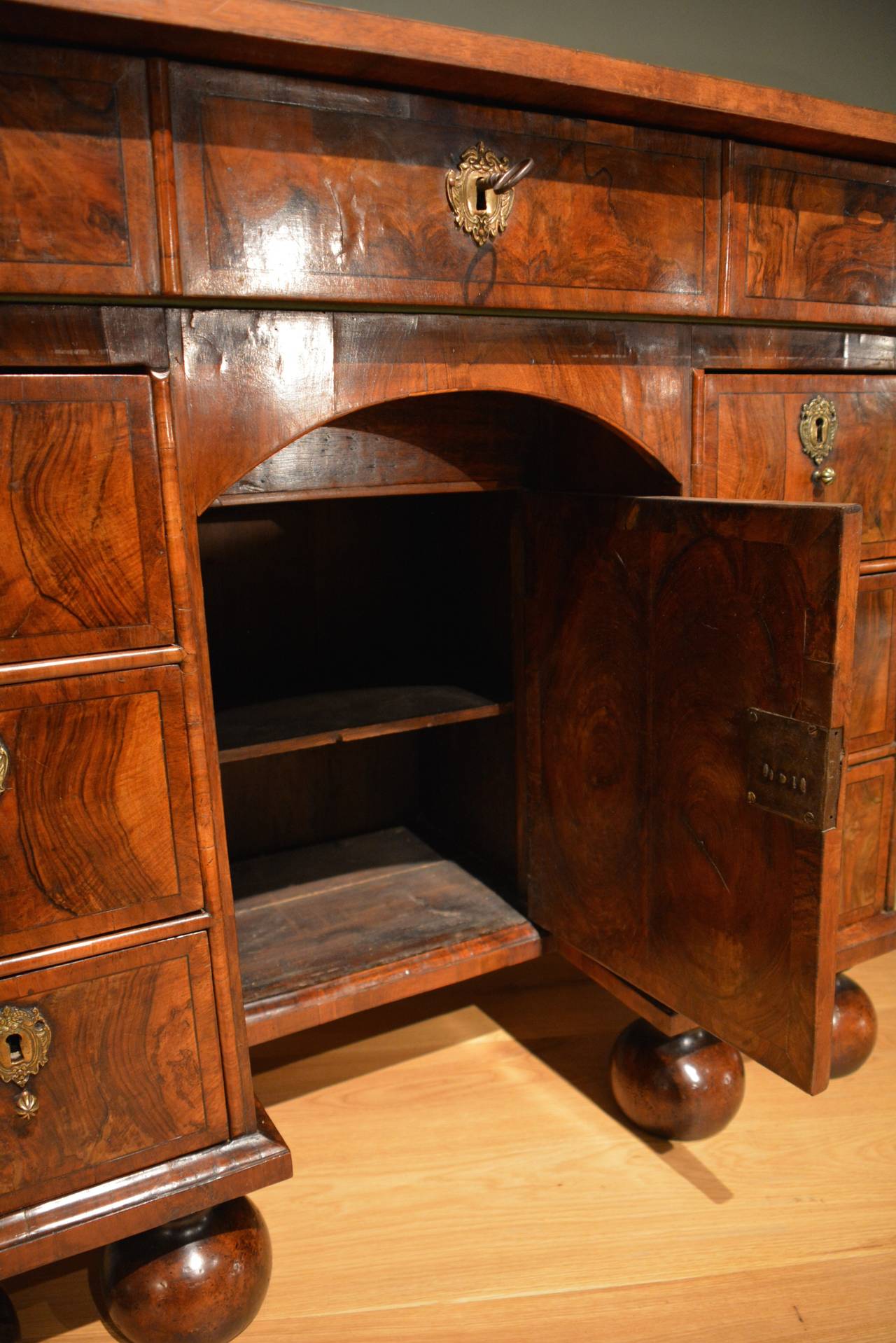  Late 17th Century Kneehole Desk, circa 1690 3