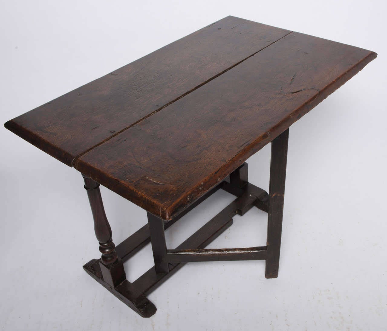 Small Single-Leaf Gateleg Table For Sale 1
